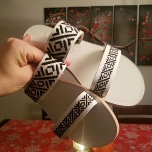 Joie a la plage sandals